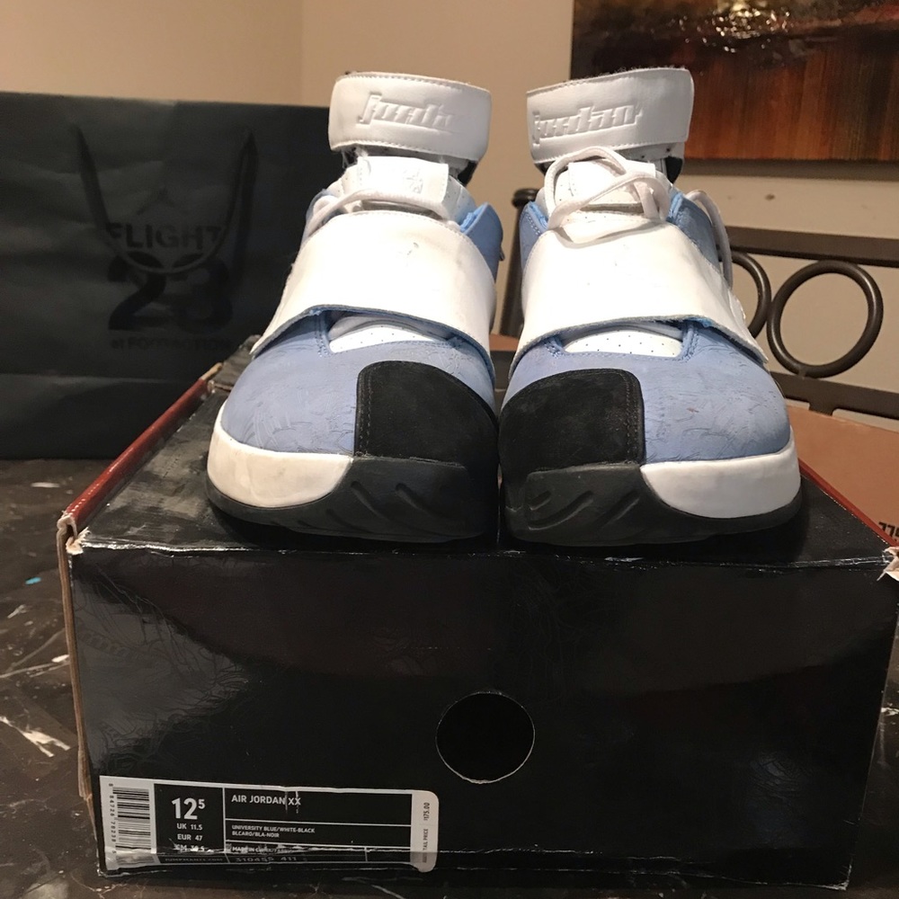 Retro Jordan XX university blue Black White laser